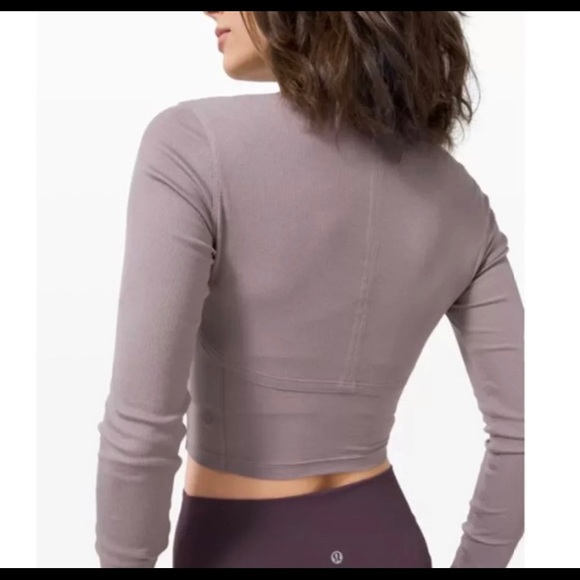 NEW LULULEMON LONG SLEEVE CROP workout top - Picture 2 of 7